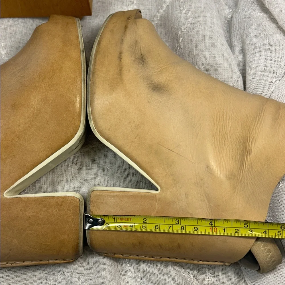 Balenciaga leather platform hidden heeled shoes sling back